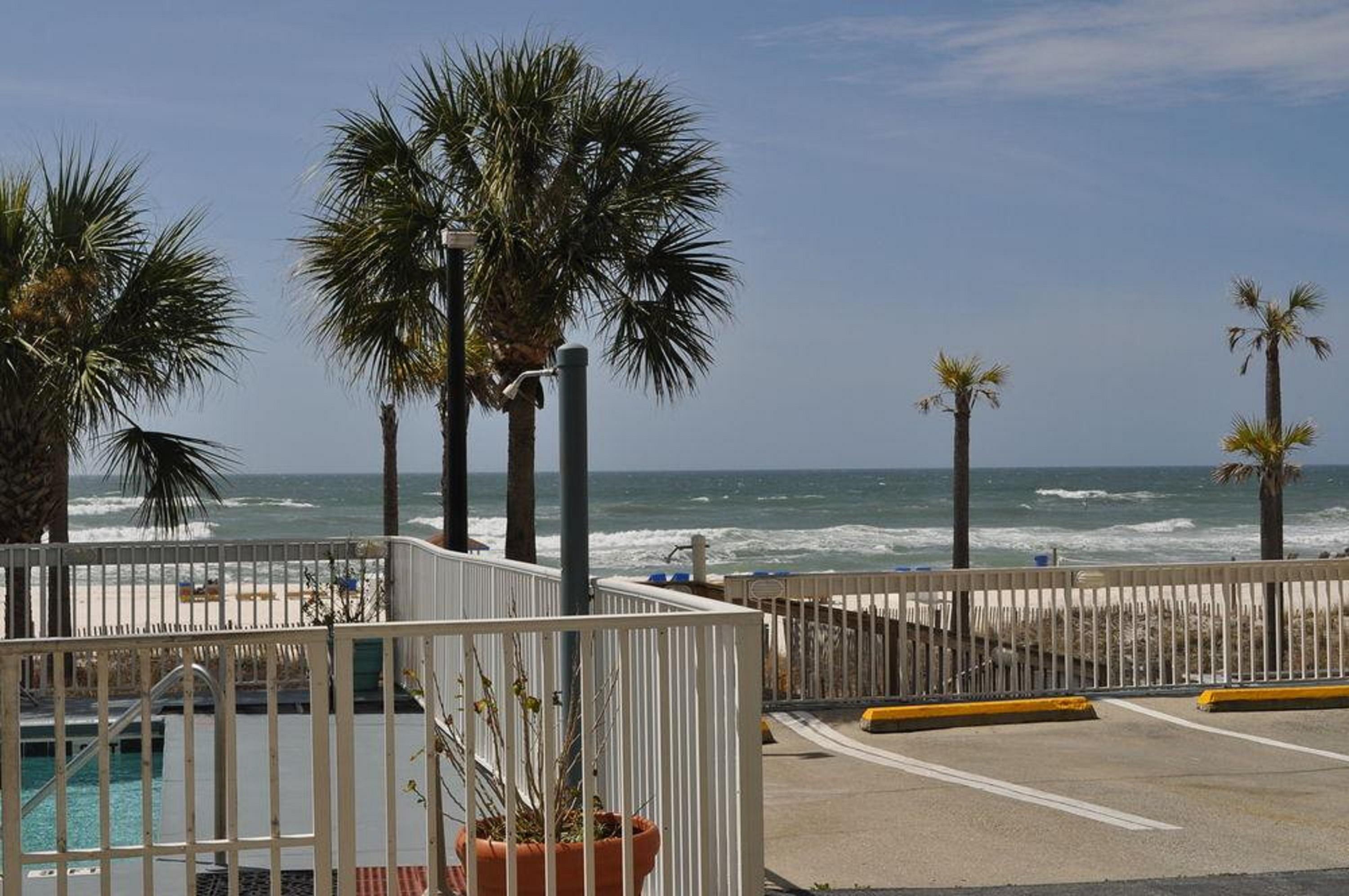 Ramada By Wyndham Panama City Beach / Beachfront Kültér fotó