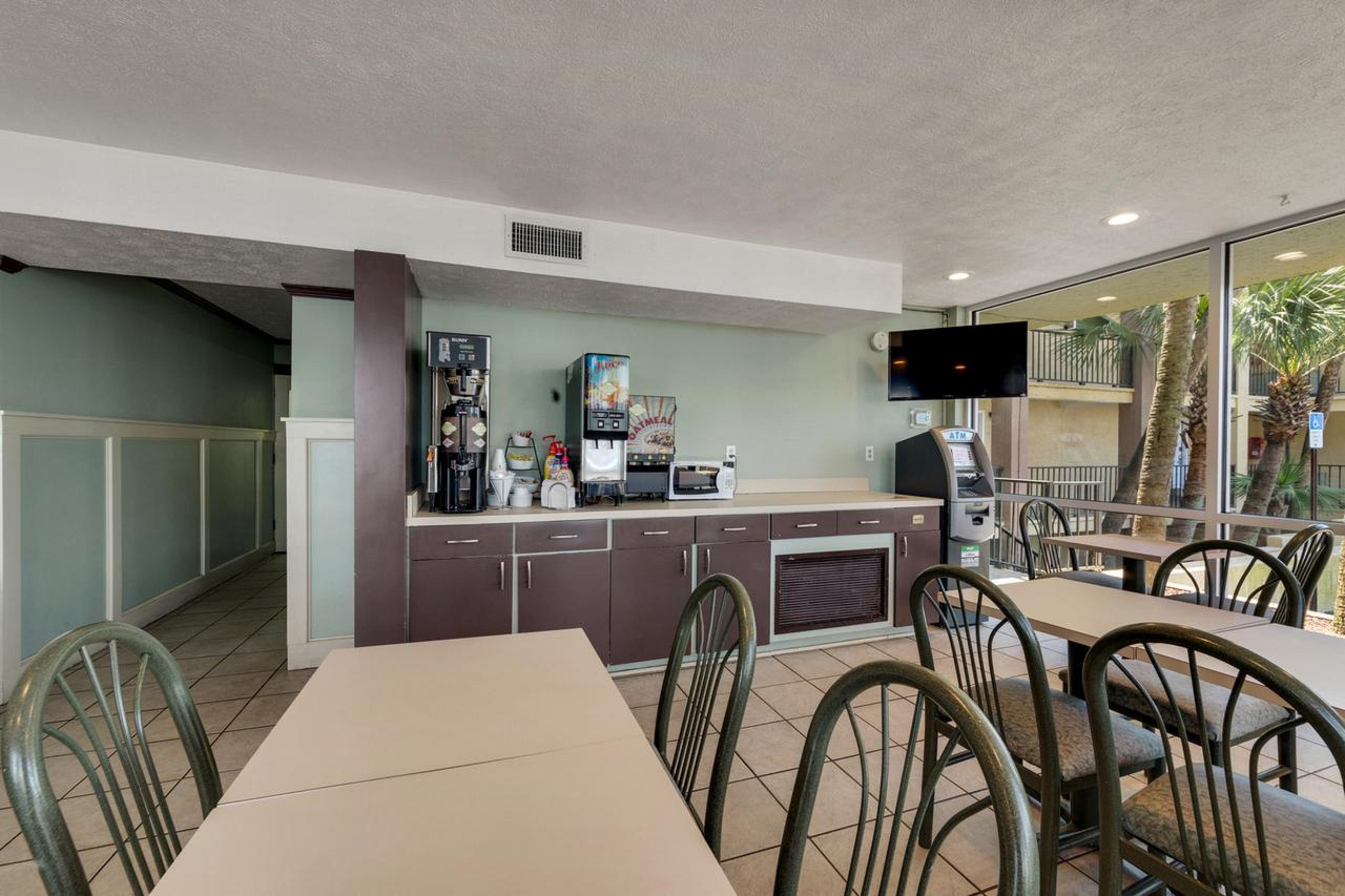 Ramada By Wyndham Panama City Beach / Beachfront Kültér fotó