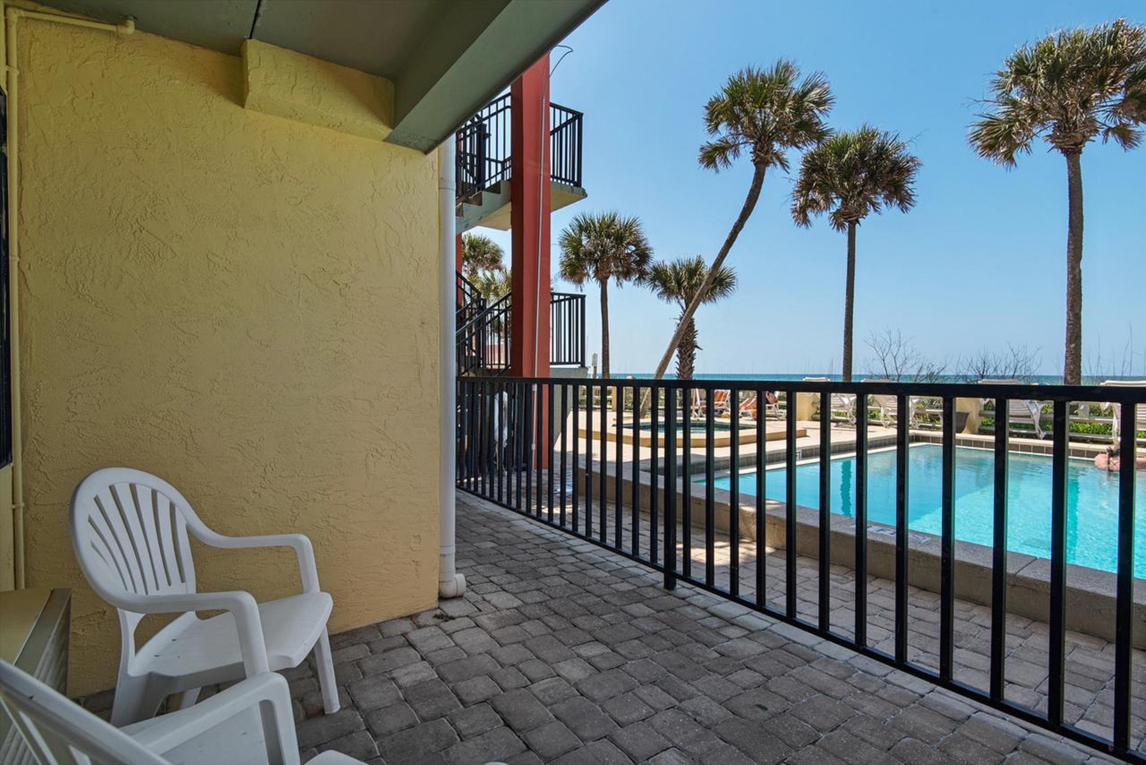 Ramada By Wyndham Panama City Beach / Beachfront Kültér fotó