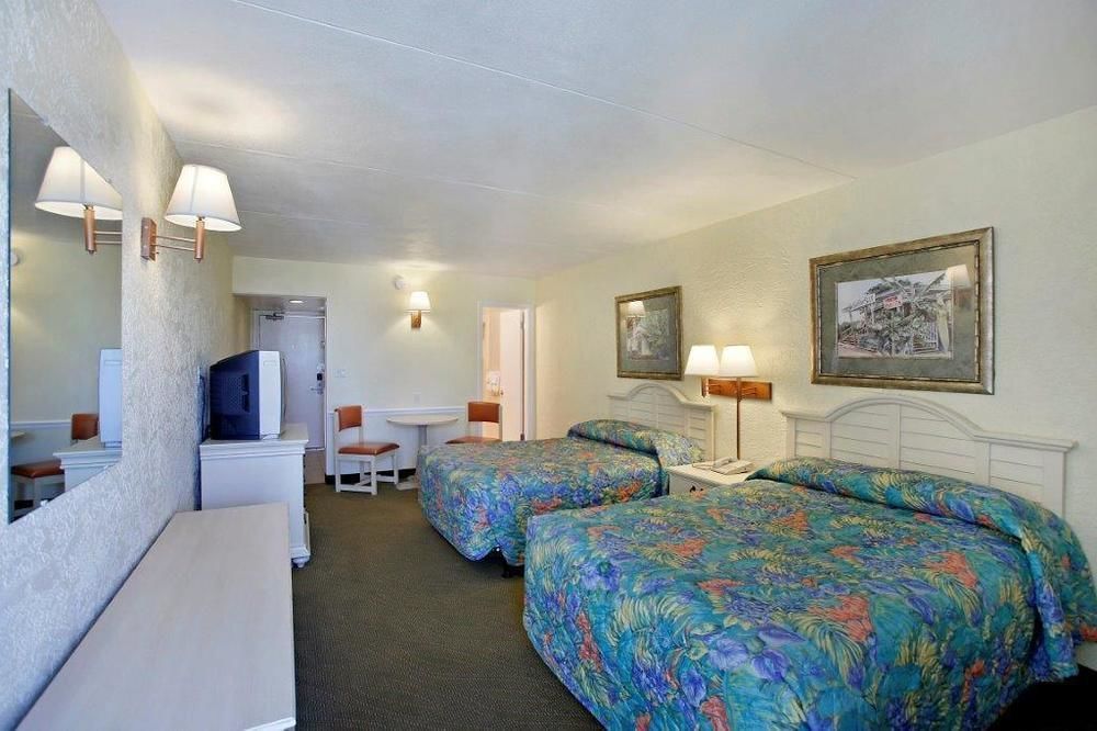 Ramada By Wyndham Panama City Beach / Beachfront Kültér fotó