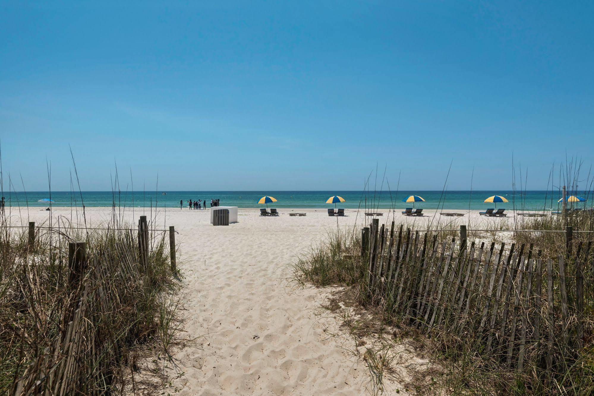 Ramada By Wyndham Panama City Beach / Beachfront Kültér fotó